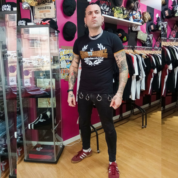 CAMISETA SUBURBAN REBELS NARANJA LAUREL HARD TO HANDLE