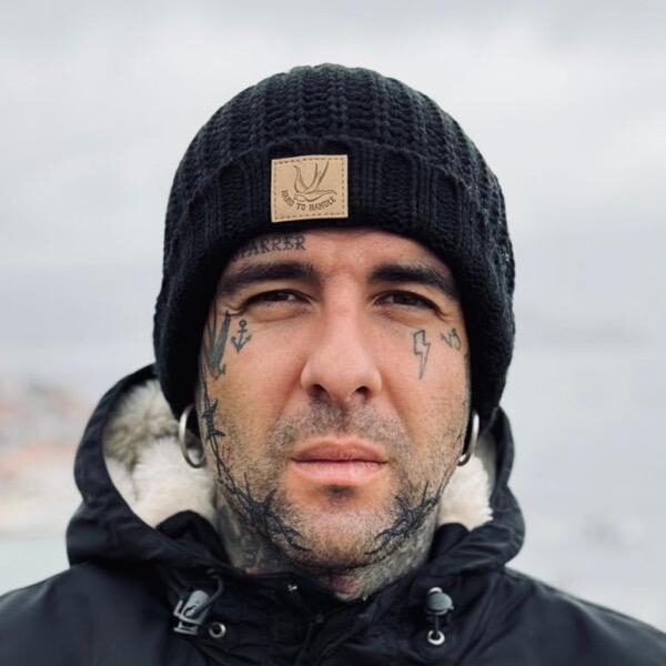 GORRO NUDOS NEGRO HTH