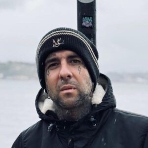 admin-ajax GORRO NEGRO RAYAS / BORDADO BEIGE