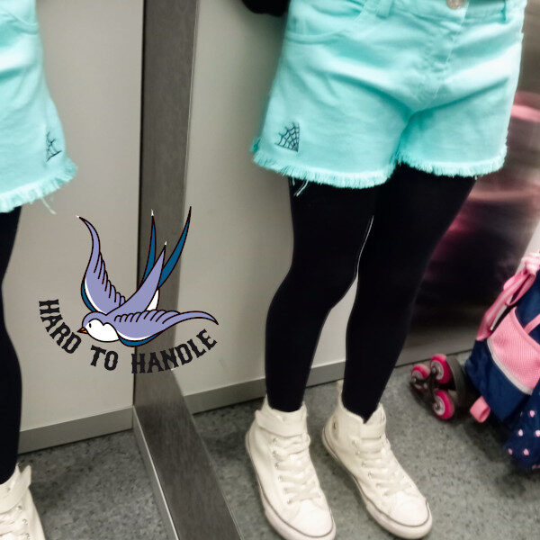 PANTALÓN CORTO INFANTIL CELESTE HARD TO HANDLE