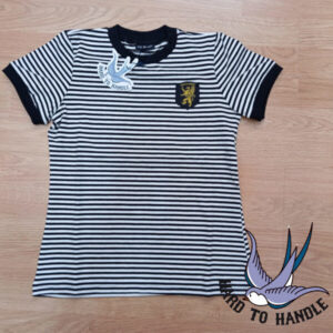 CAMISETA CHICA HARD TO HANDLE RAYAS ESCUDO